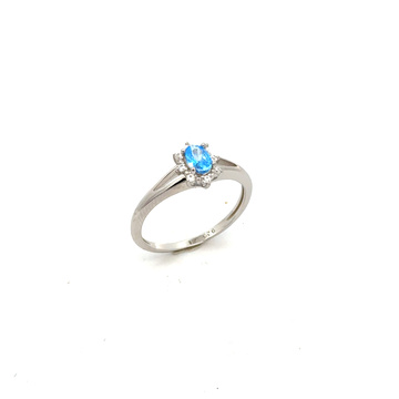 Stříbrný prsten s bledě modrým zirkonem