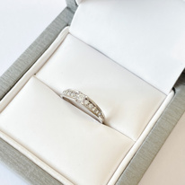 Bílé zlato zásnubní prsten