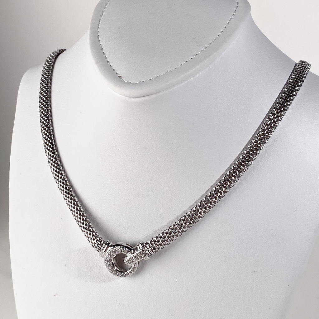 Stříbrný náhrdelník s ozdobou