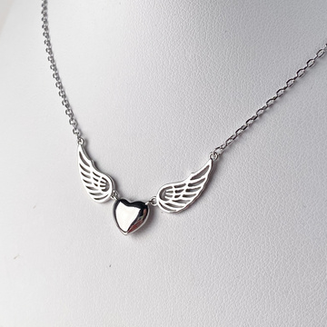 Stříbrný náhrdelník křídla a srdce