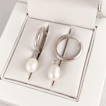Stříbrné náušnice kroužky s perlou