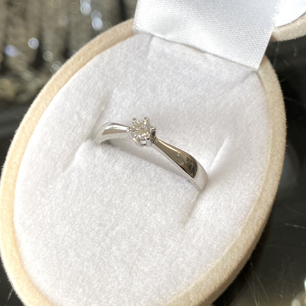 Bílé zlato, zásnubní prsten diamant AU585/1000