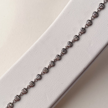 Stříbrný náramek se zirkony