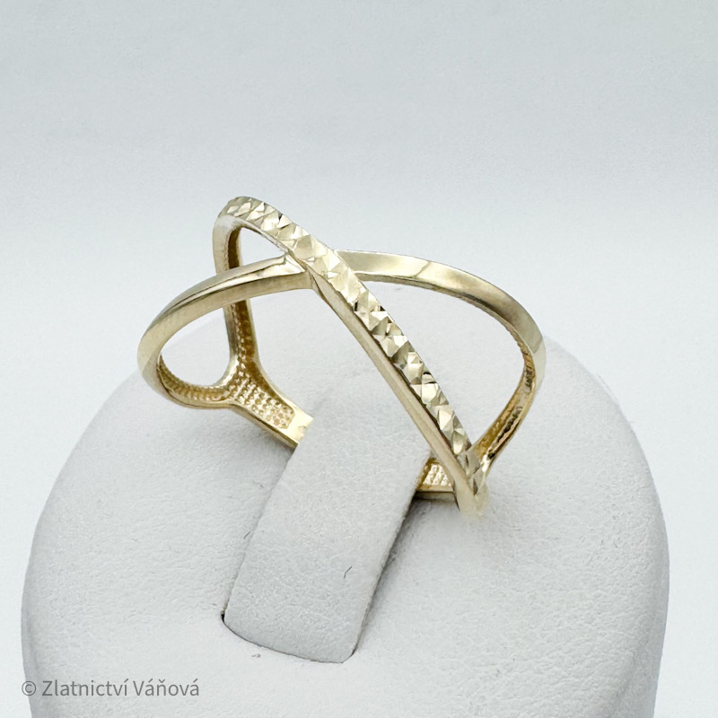 Žluté zlato prsten KŘÍŽENÝ